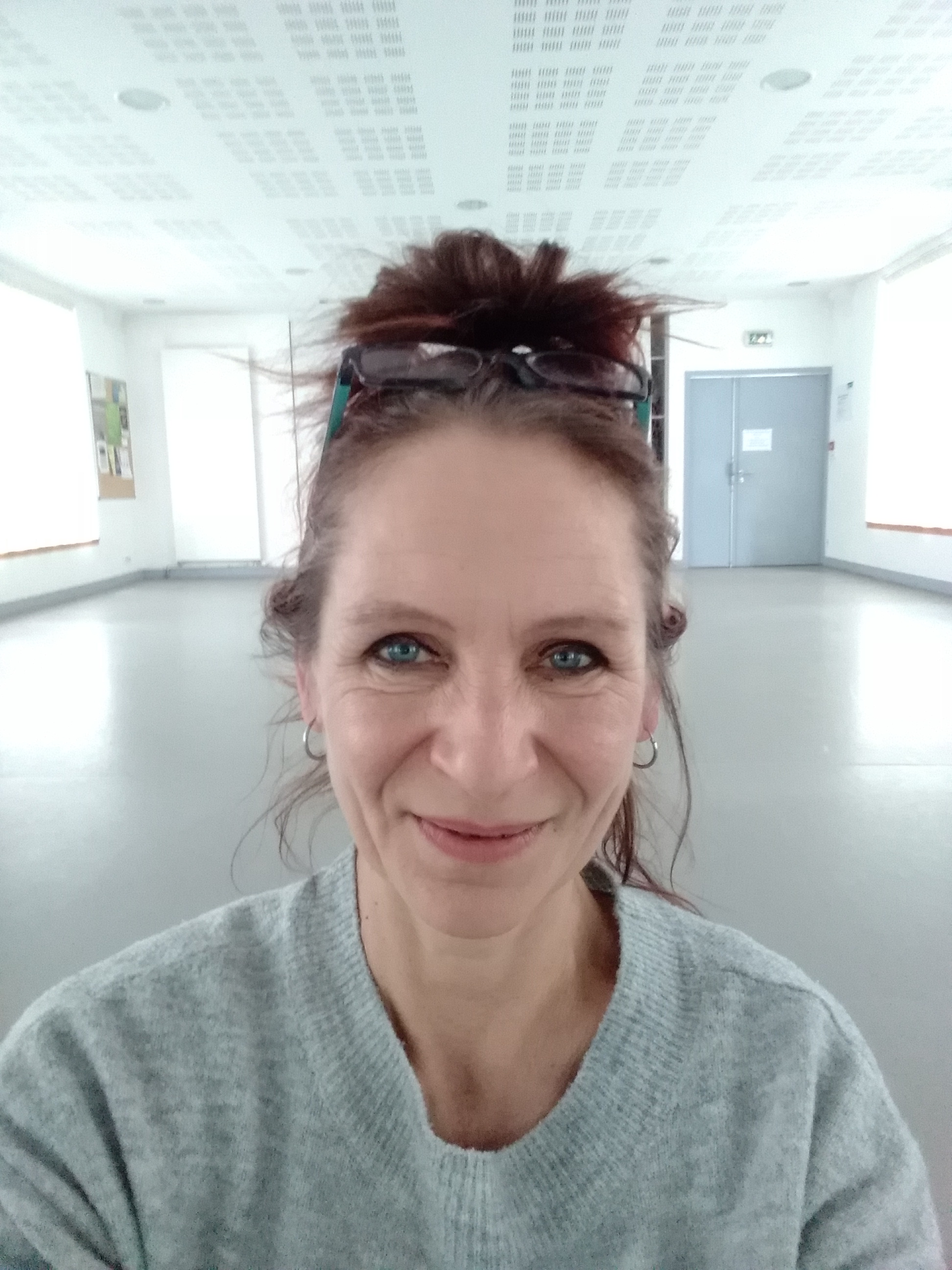 Riitta  NYKÄNEN anime une atelier avec l'Amicale Laïque de Port-Boyer